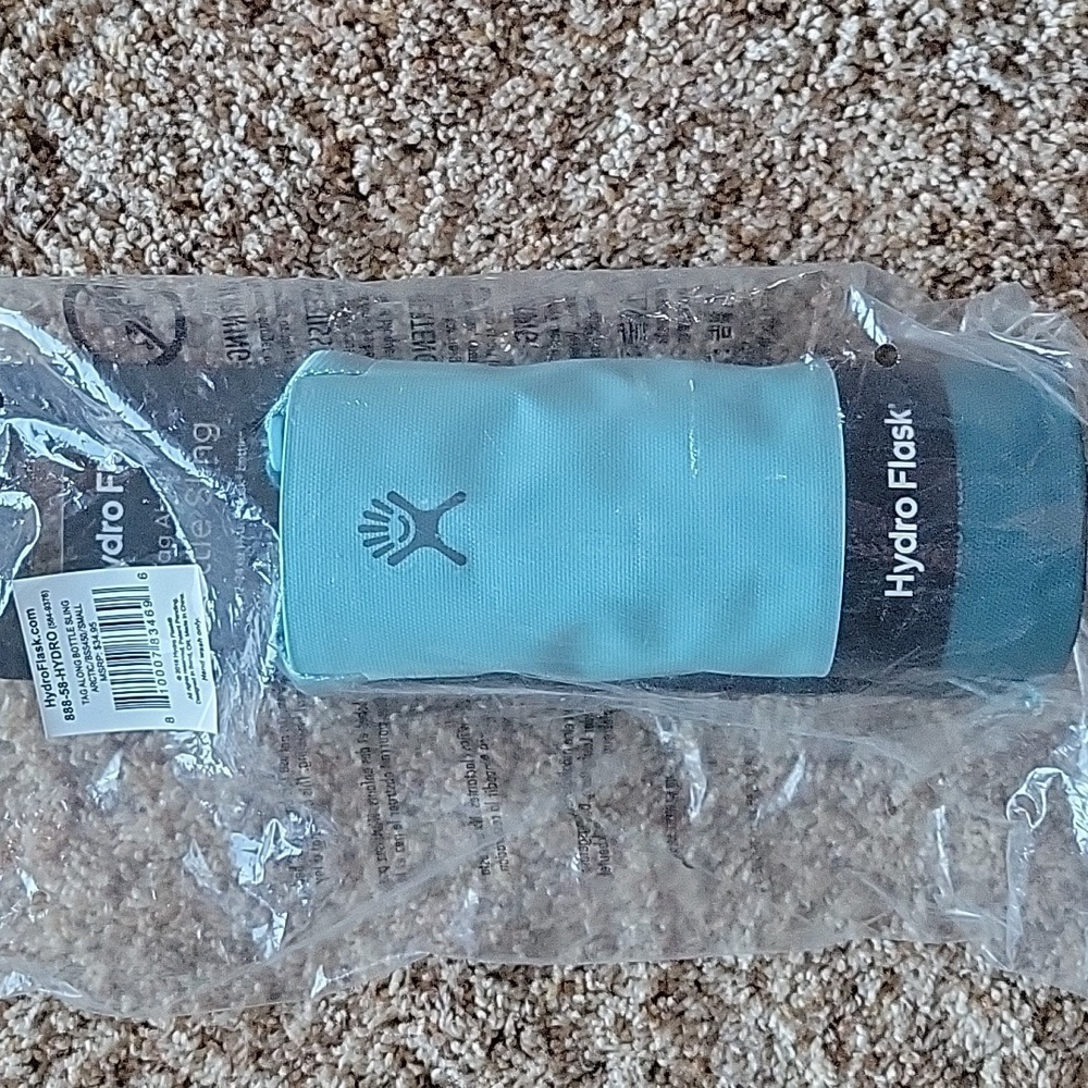 Hydro Flask Tag along bottle sling, small, nwt